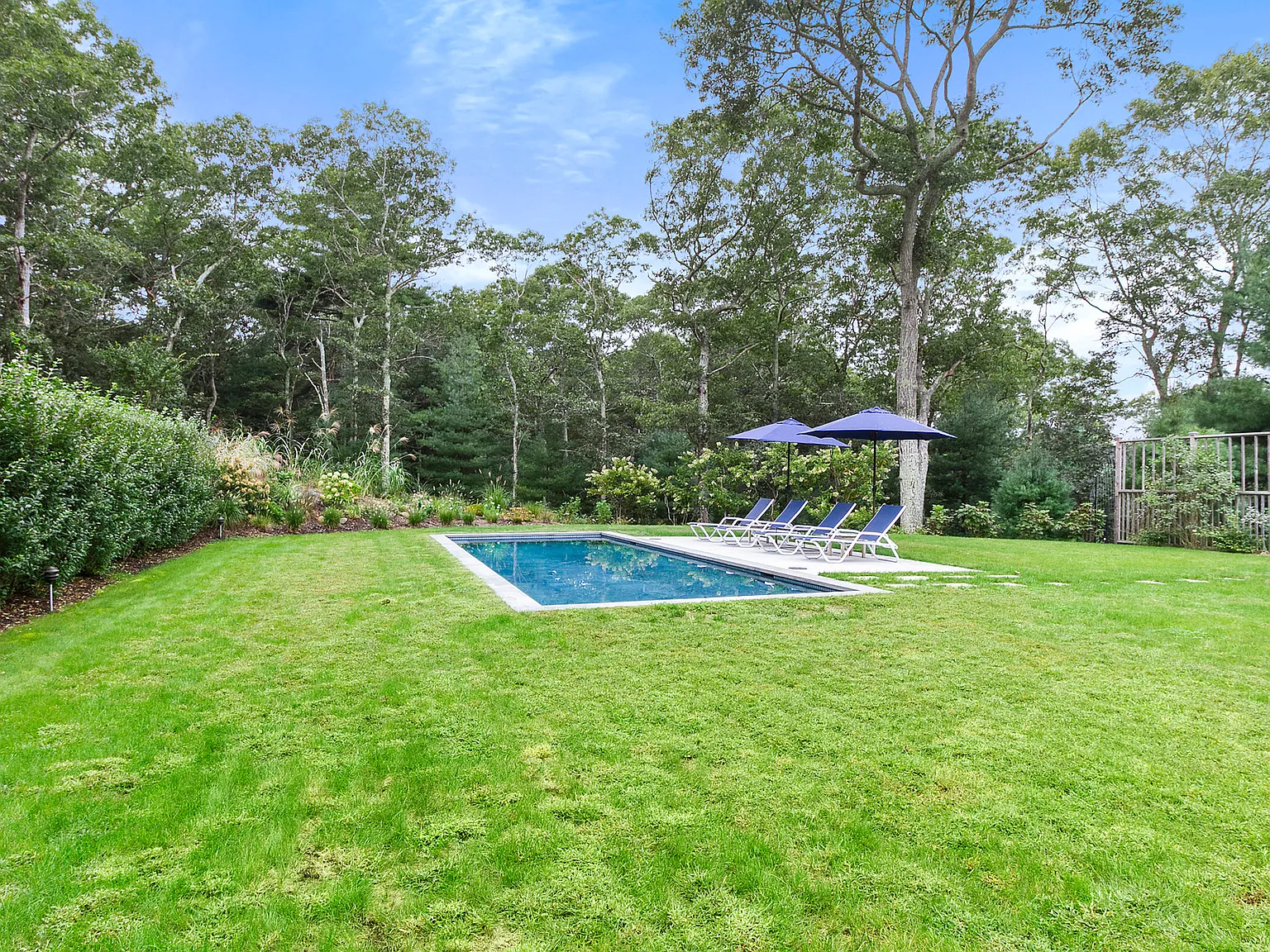 Off Season Rental in the Hamptons — Photo 2