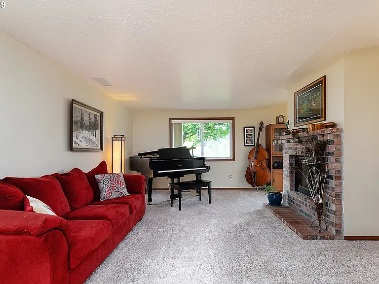 8061 SW 160th Ave — Photo 3