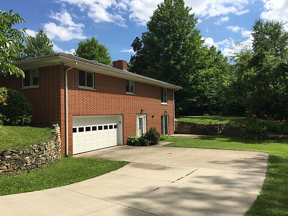 4th image of 223 Sycamore Dr