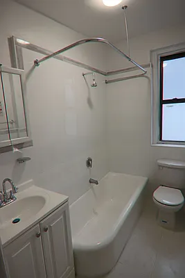 Rented by PMG Real Estate  | media 2