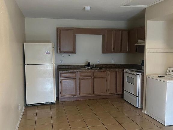 2nd image of 7637 Windsor Oaks