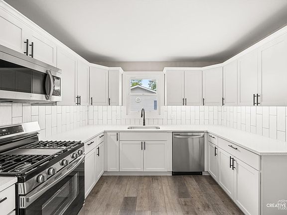 4th image of 286 S Barbara Dr