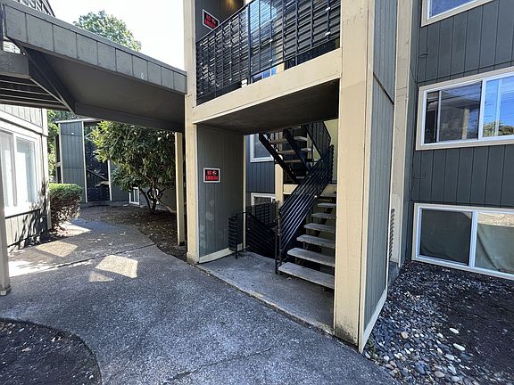 3rd image of 8332 SW 21st Ave APT 11