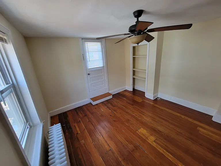 719 Corinthian Ave #3R — Photo 9
