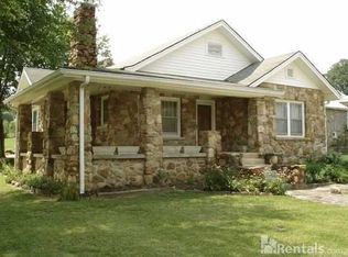 722 Duncan Rd, Flat Rock, NC 28731