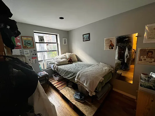 Rented by Salon Realty Corp | media 1