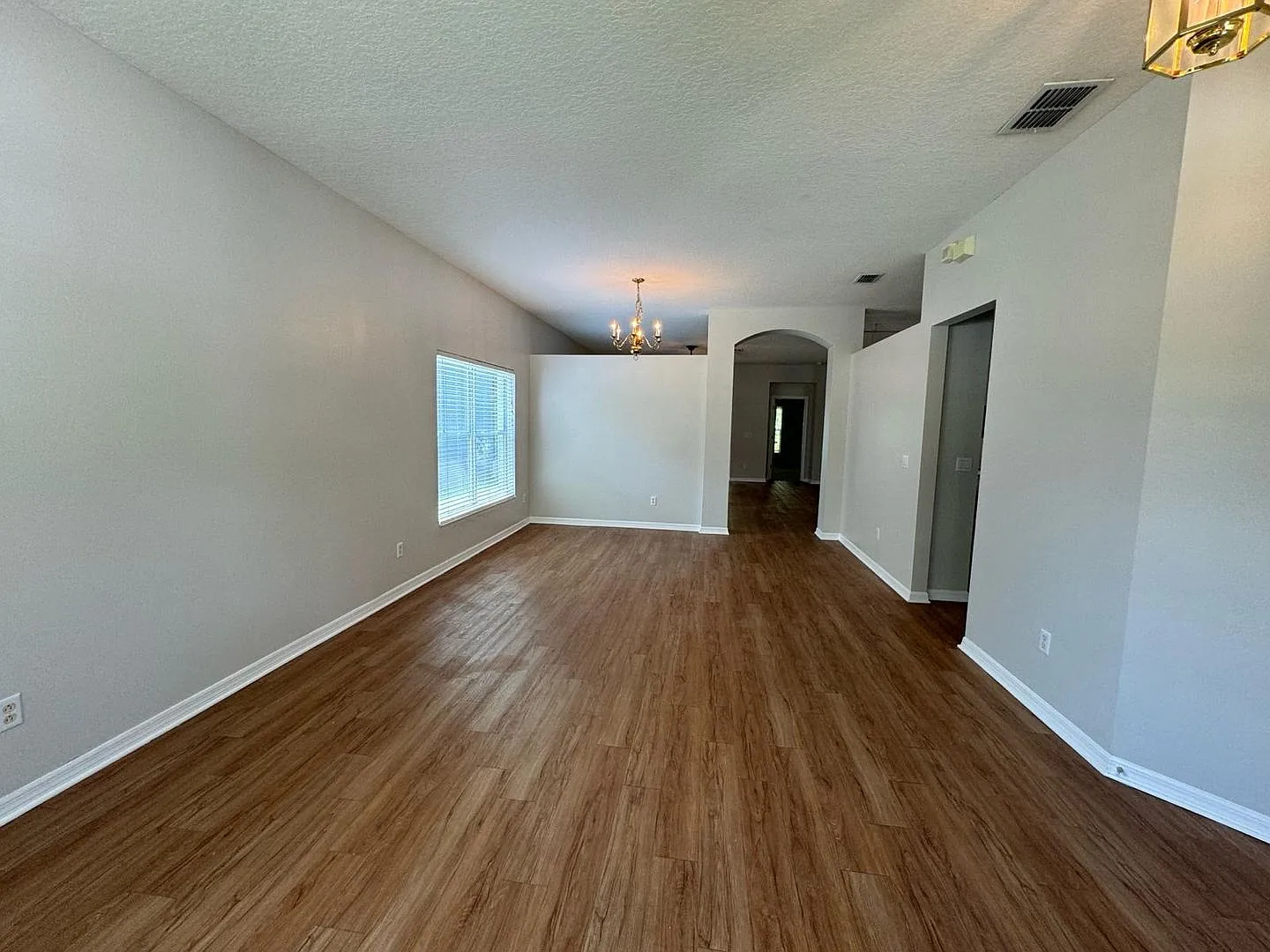 Avalon Lakes: 3 Bedroom, 2 Bathroom, 2 Car Garage home — Photo 4