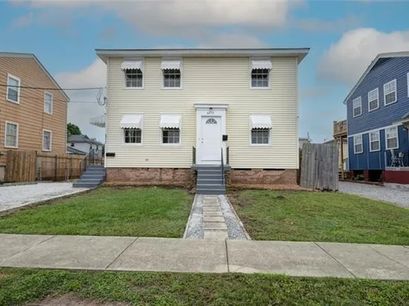 6215 Warrington Dr, New Orleans, LA 70122