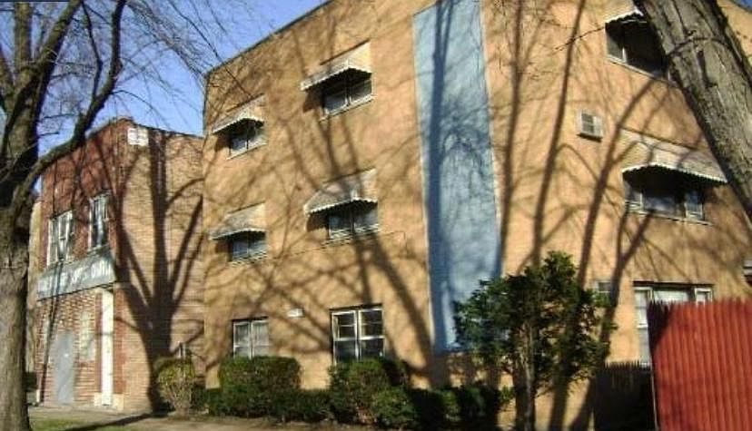 1st image of 8335 S King Dr #3
