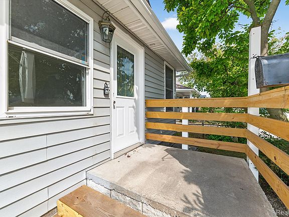 5th image of 30769 Brush St