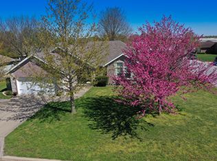 601 W Dover St, Nixa, MO 65714