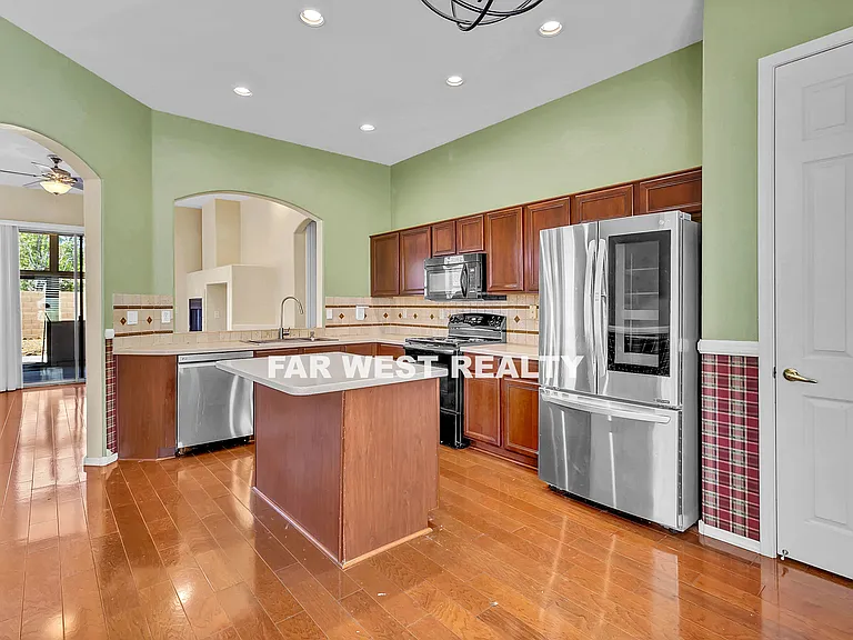 6728 E Voltaire Dr — Photo 8