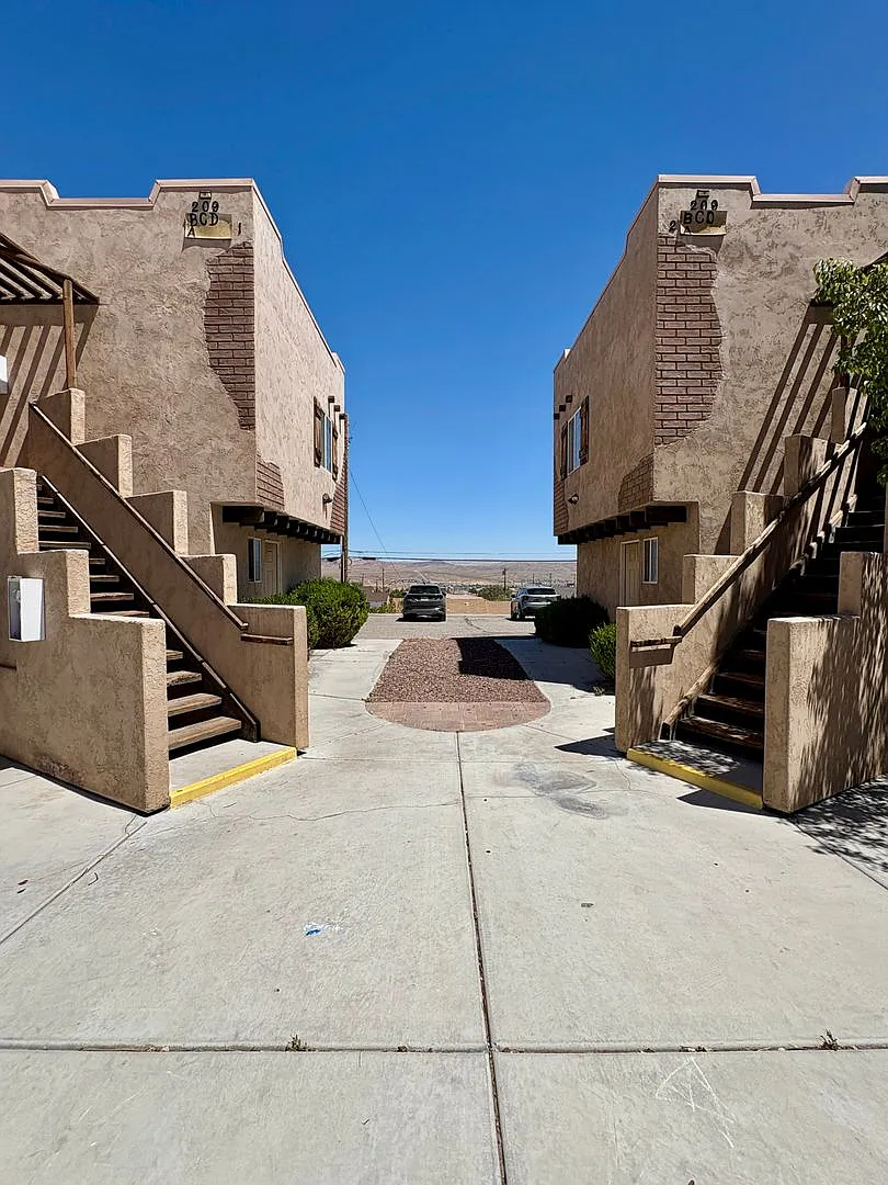 209 E. Grace St — Photo 3