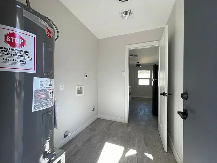 2726 E Culver St #B — Photo 27