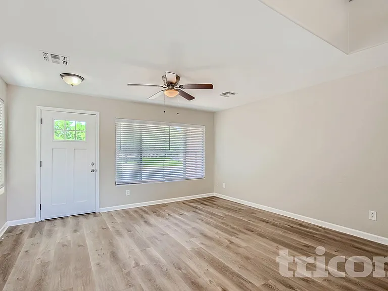 13409 N 127th Dr — Photo 17