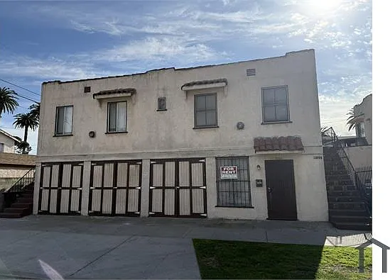 2 bed, $2,887 — Photo 2