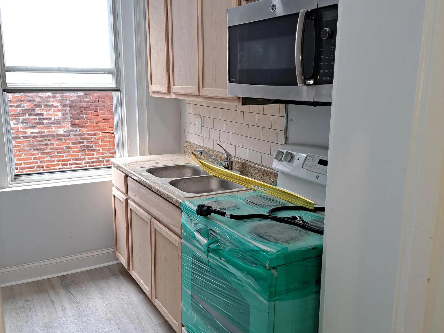 1 bed, 800 sqft, $1,050 — Photo 4