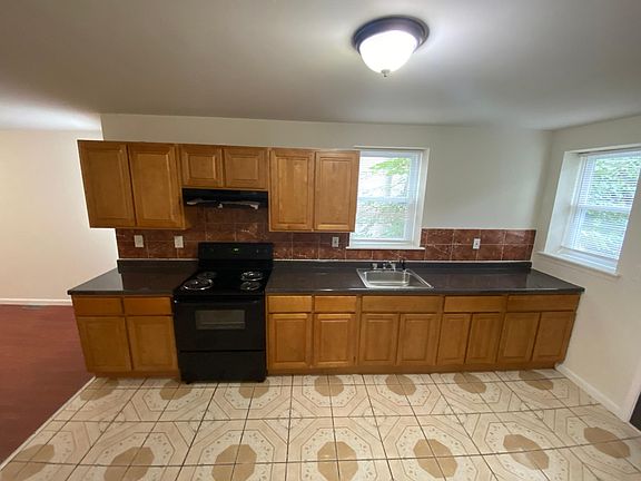 3rd image of 2051 S Salford St