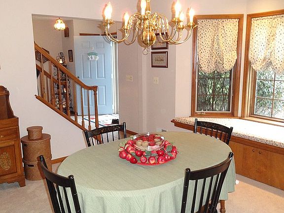 4th image of 24 Lorric Ln