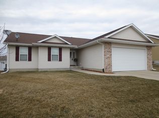 2722 Dawn Ave SW, Cedar Rapids, IA 52404