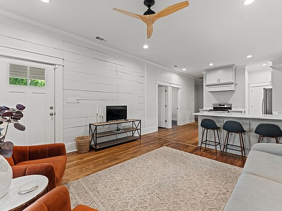 5th image of 1012 Burnett Ave