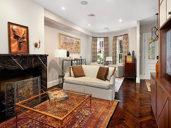 3rd image of 109 Appleton St