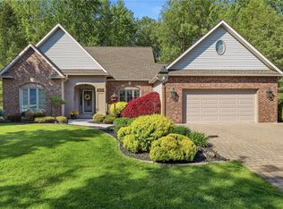 3449 Woodlands Cir, Macedon, NY 14502