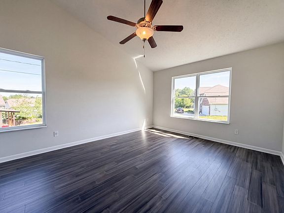 4th image of 504 Welshcrest Ct