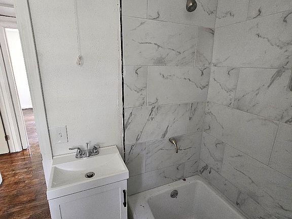 4th image of 26 Kennington Dr