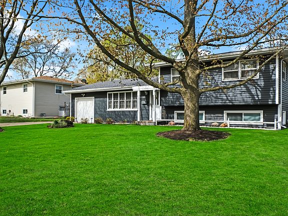 3rd image of 1013 Harmony Dr