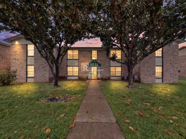 8024 Cambridge Cir, White Settlement, TX 76108