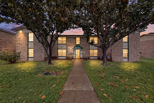 8024 Cambridge Cir Photo 1
