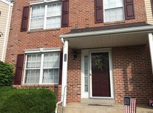 110 Runnymede Ct, Harleysville, PA 19438