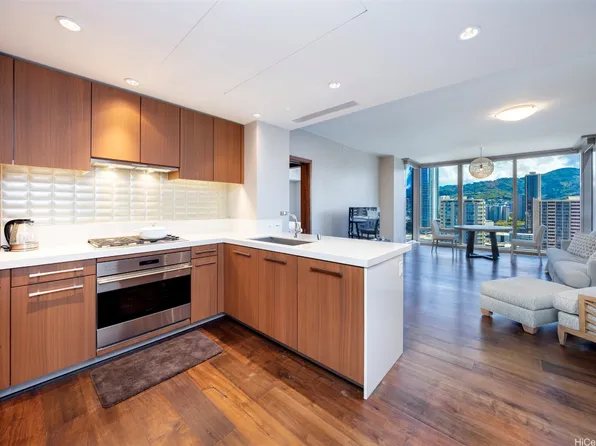 1555 Kapiolani Blvd APT 1611, Honolulu, HI 96814