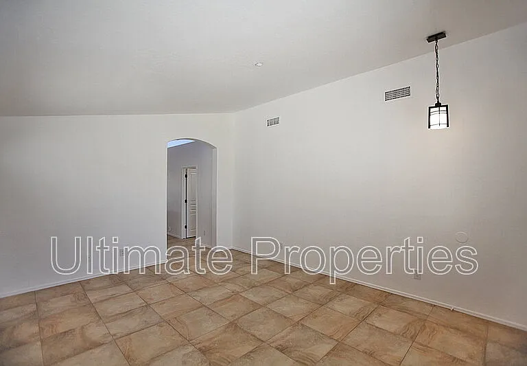 15313 N 104th Way — Photo 4