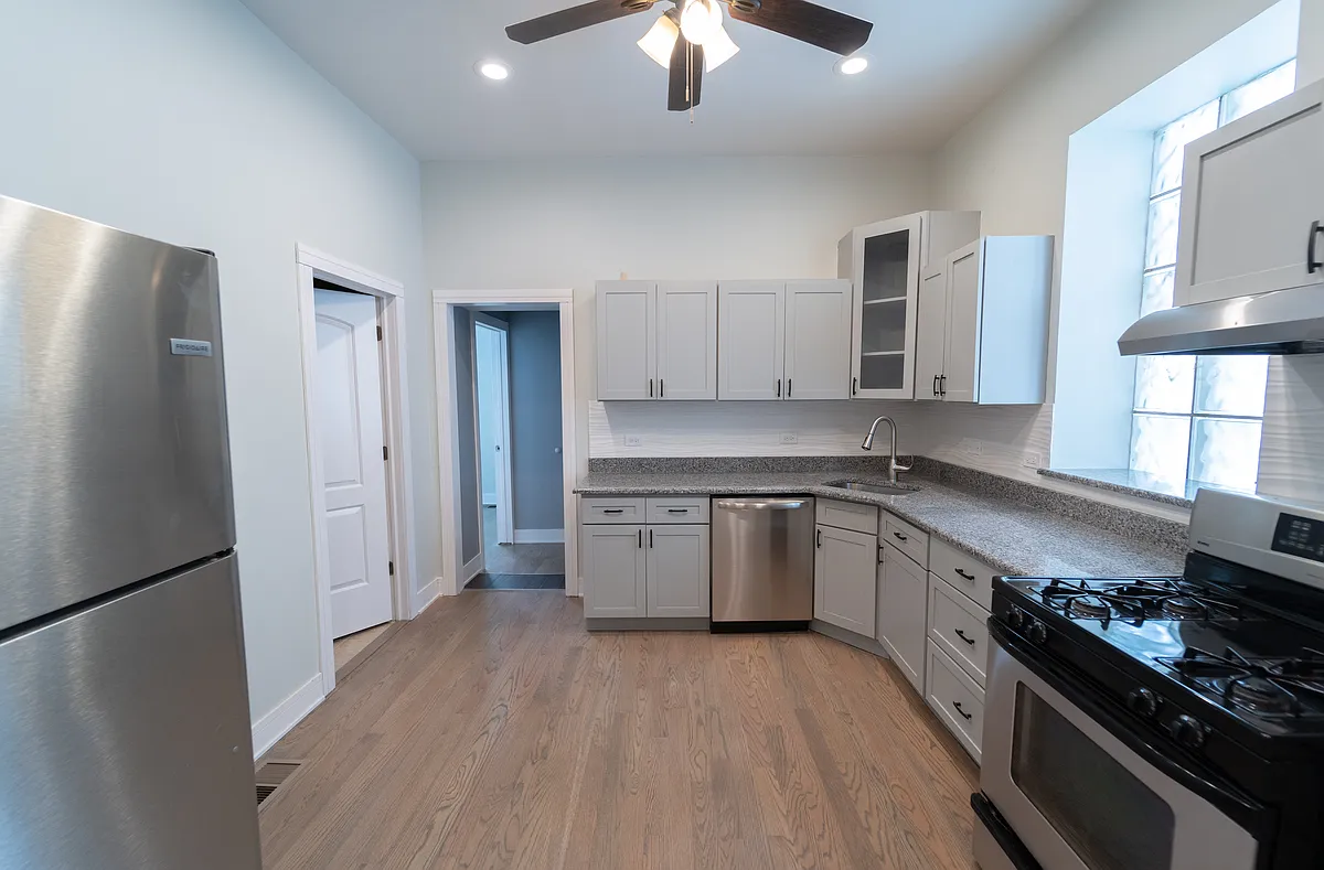 Building Photo - 1333 W 31st St #1R