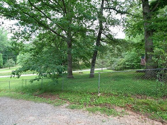 5th image of 39 Seven Oaks Dr