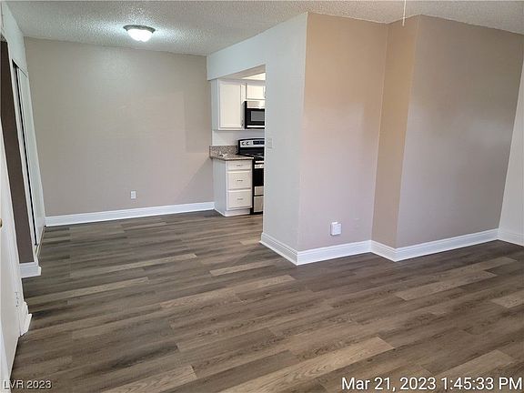 4th image of 4614 Grand Dr Unit 4