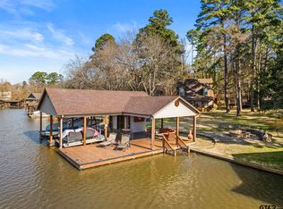 515 Eagle Point Dr W, Mount Vernon, TX 75457