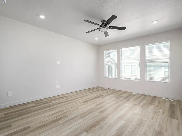 10017 Basalt Dr — Photo 4