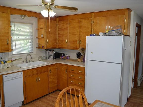 2nd image of 28 Highview Dr