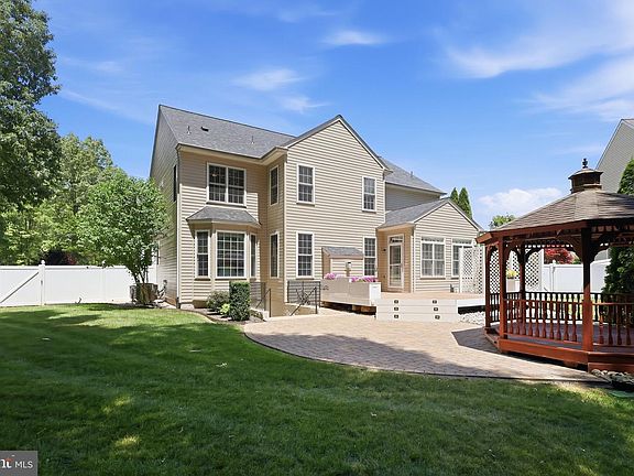5th image of 4397 Chatham Dr