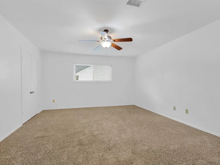 1122 Rhine Ln — Photo 21