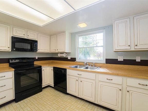 3rd image of 2032 Cortina Dr