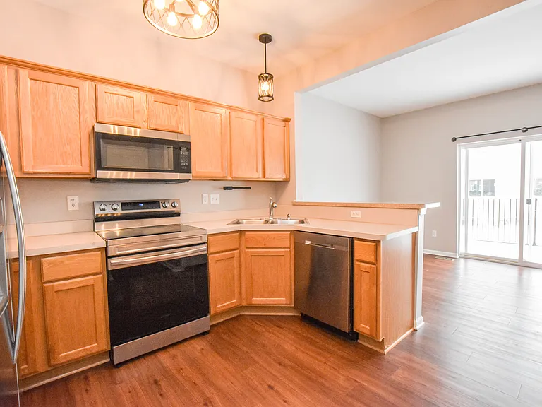 2210 Knotty Pine Trl — Photo 3