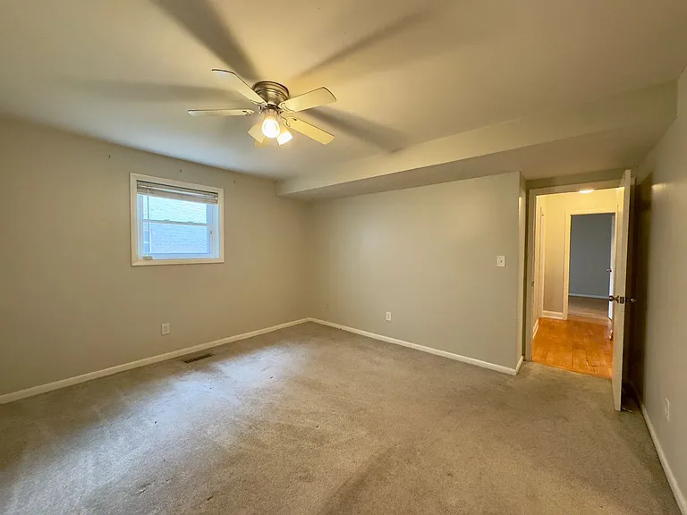 11 Warren Lodge Ct #B — Photo 5