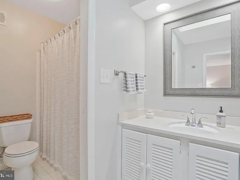 1715 Hollinwood Dr — Photo 27