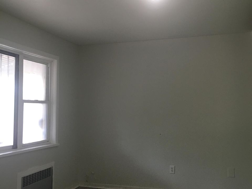 2nd image of 541 30th St