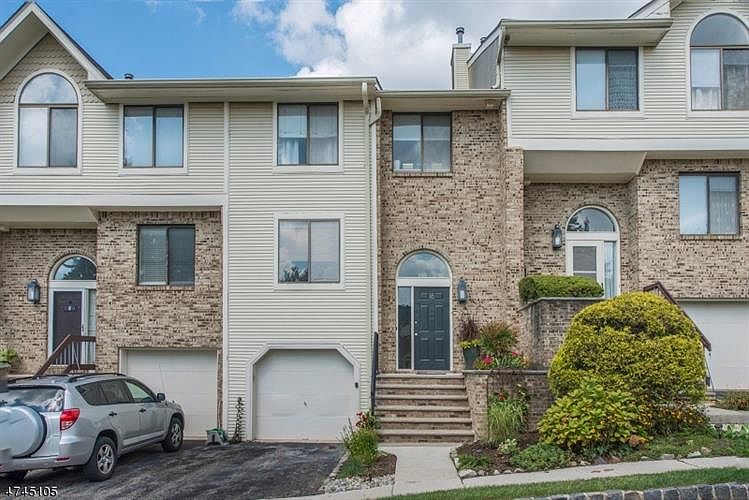 1st image of 18 Louisburg Sq #27