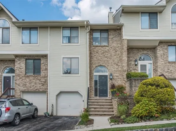 18 Louisburg Sq #27, Verona, NJ 07044